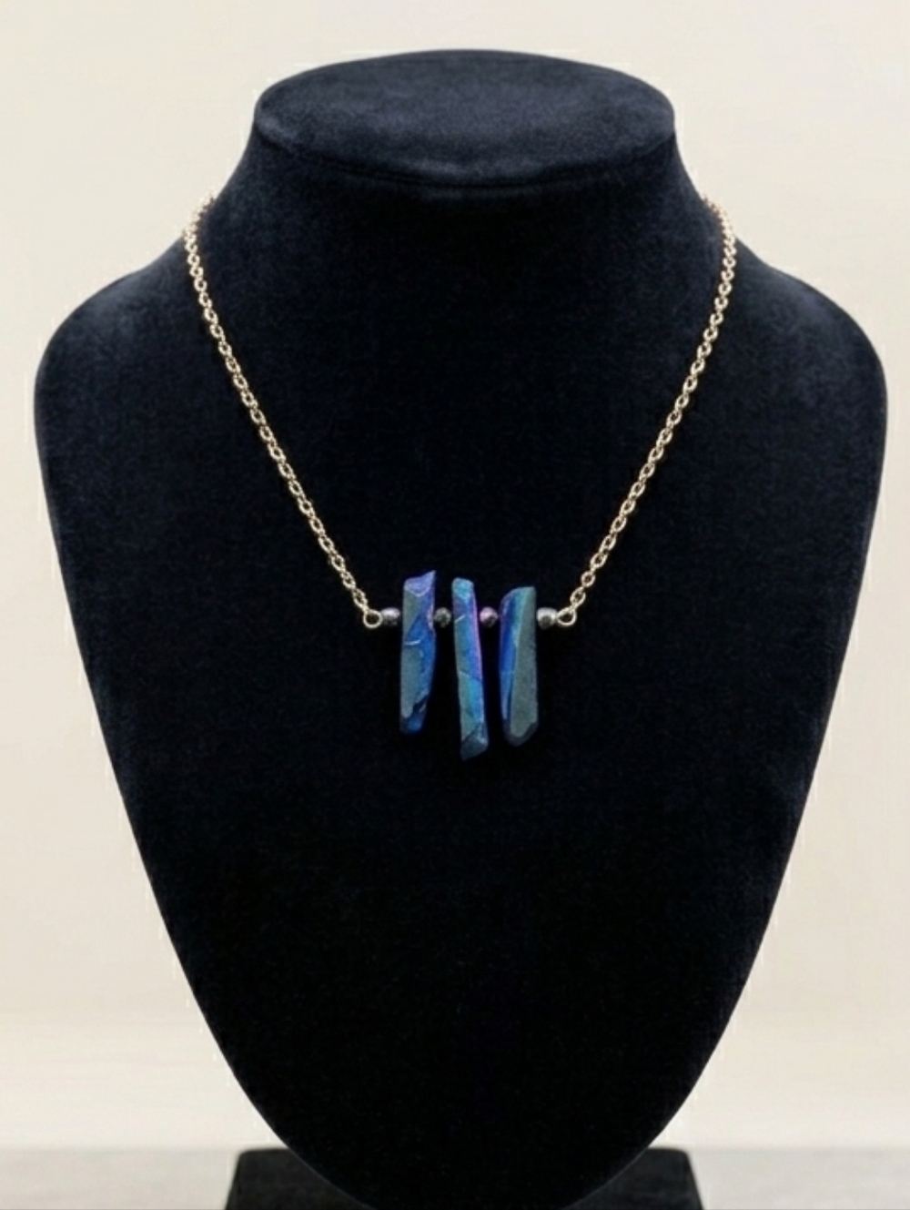 Crystal necklace Blue Aurora Borealis titanium quartz And Silver necklace NWT